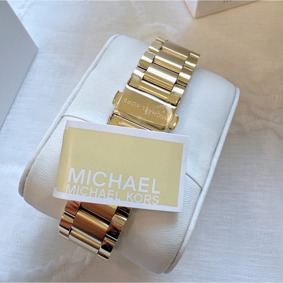 NWB Michael Kors Access Bradshaw Smartwatch MKT5001 - Picture 6 of 11